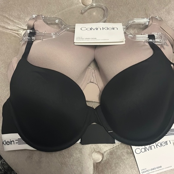 Calvin Klein two pack, lightly lined, Demi bras, convertible, straps, new - Picture 1 of 7